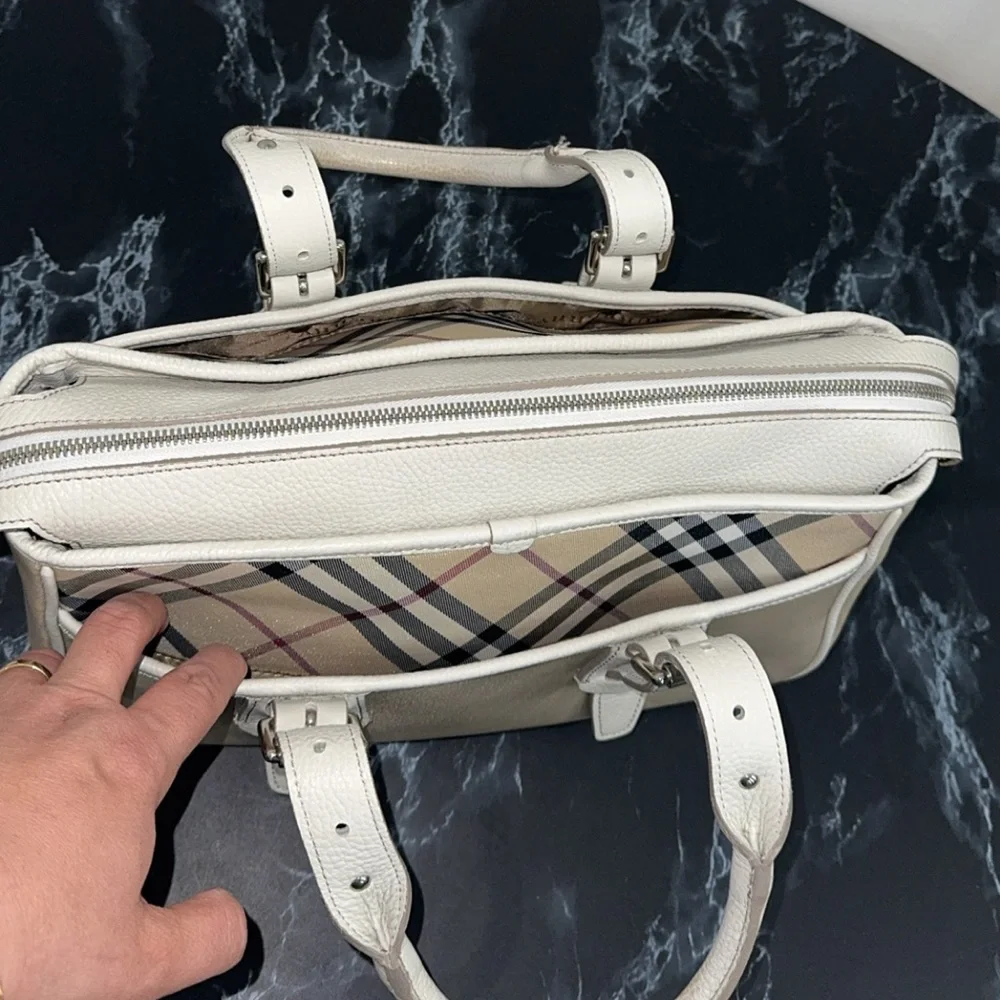 BURBERRY Leather Nylon Canvas Handbag Beige Ivory
Handbag AUTHENTIC - Picture 11 of 16